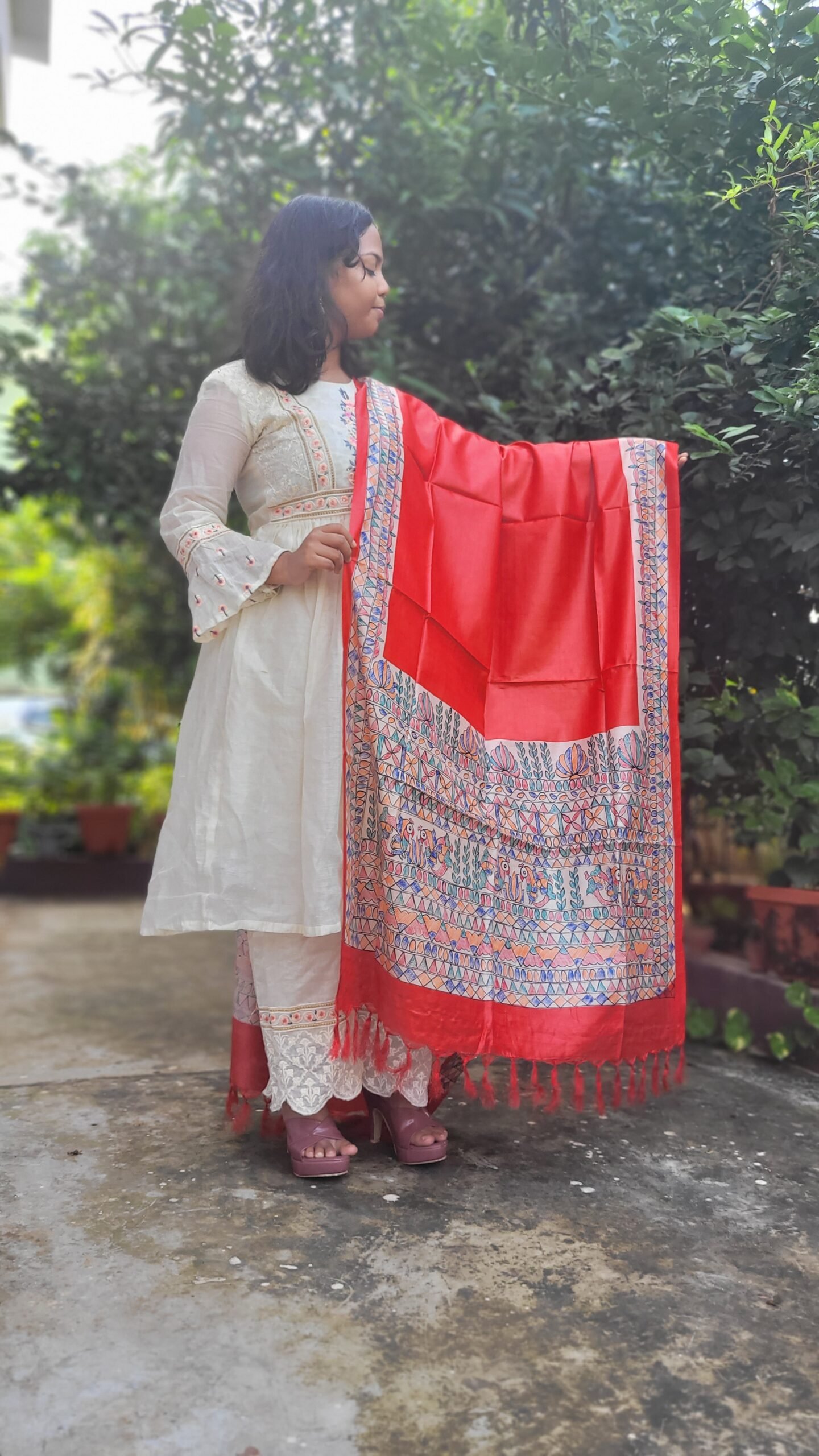 Hand painted munga tussar silk dupatta with tassels - Image 3