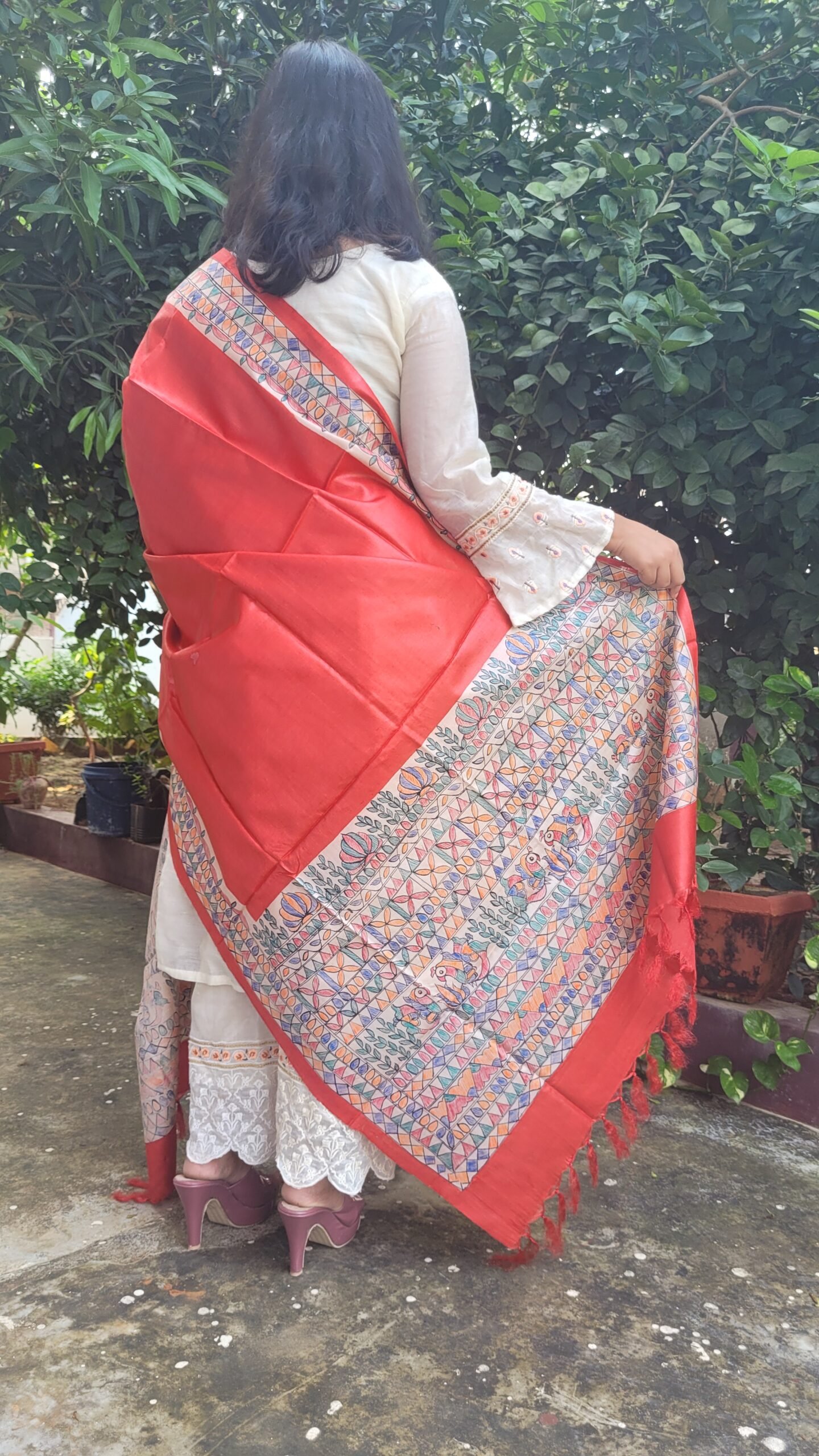 Hand painted munga tussar silk dupatta with tassels - Image 5